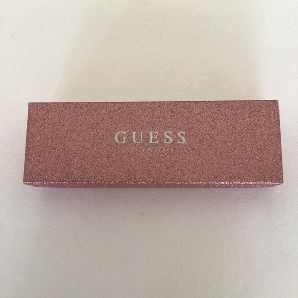 GUESS CHARM BRACELET AND EARRINGS GIFT SET NWT - Picture 2 of 9